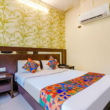 Hotel Gargi Deluxe Пуне Екстер'єр фото